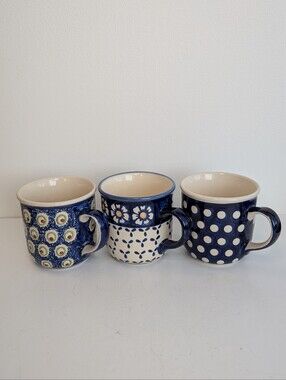 Polish Pottery Ceramic Set Of 3 Mugs  Hand Painted Polka Dots Wiza Bolesławiec